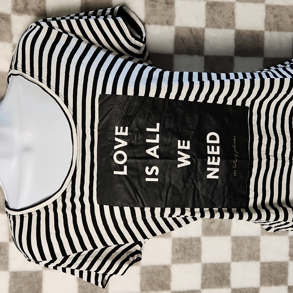 Betsey Johnson Black and White Striped Tee t-shirt "Love is all we need" XL - Picture 2 of 7